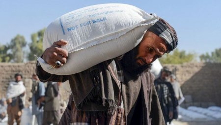 Əfqanıstan böhranı: Taliban “iş üçün qida” proqramını genişləndirir