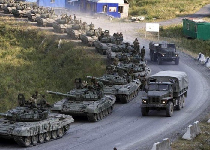 "Bu qədər texnika görməmişdik" - Rus ordusu Donbassa gəldi