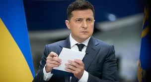 Zelenski Ukraynaya vizasız giriş haqqında fərman imzalayıb