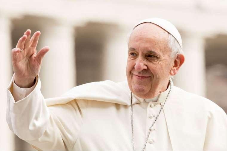 Zelenski Roma Papası Fransiski Ukraynaya dəvət edib