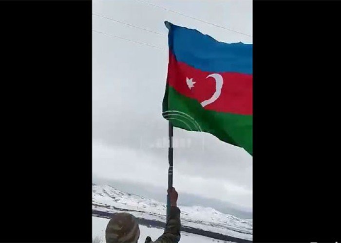 Fərrux kəndində Azərbaycan bayrağı dalğalanır – VİDEO