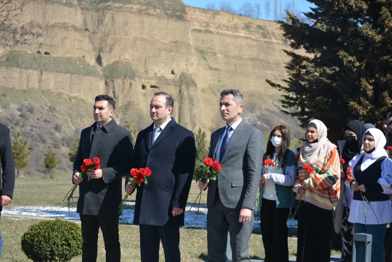 Azərbaycan İlahiyyat İnstitutunun kollektivi Quba Soyqırımı Memorial Kompleksini ziyarət edib