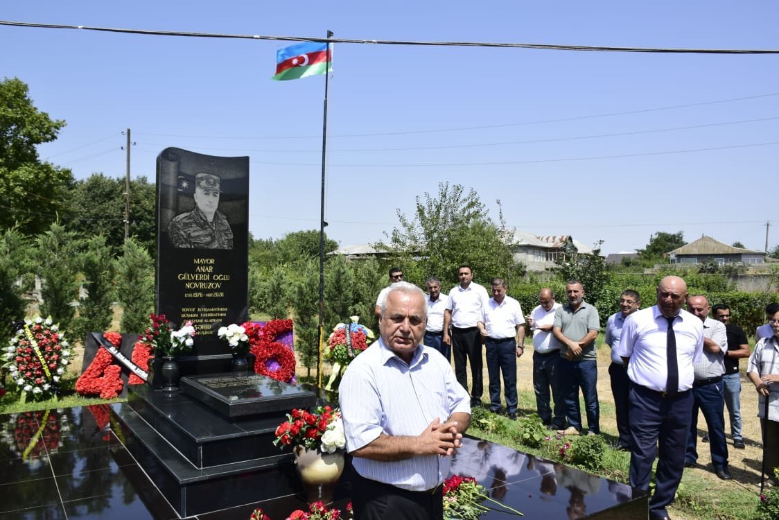 Masallı rayonunun Ərkivan qəsəbəsində Aprel və Tovuz döyüşləri qəhrəmanı, mayor Anar Novruzovun şəhid olmasının ikinci ildönümü keçirilib