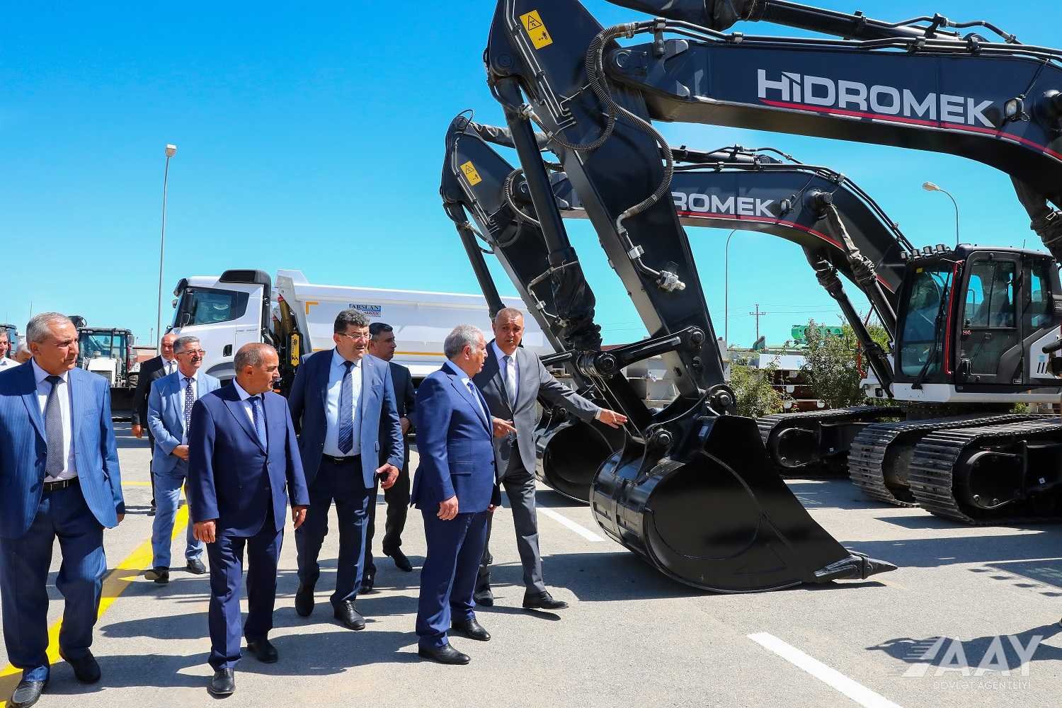 Qarabağ və Şərqi Zəngəzurda yol infrastrukturu üçün yeni alınan maşın-mexanizmlər təqdim olunub VİDEO/FOTO