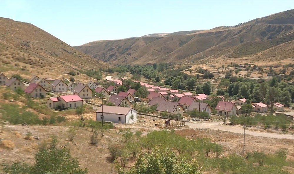 Laçın rayonunun Zabux kəndindən videogörüntülər - VİDEO