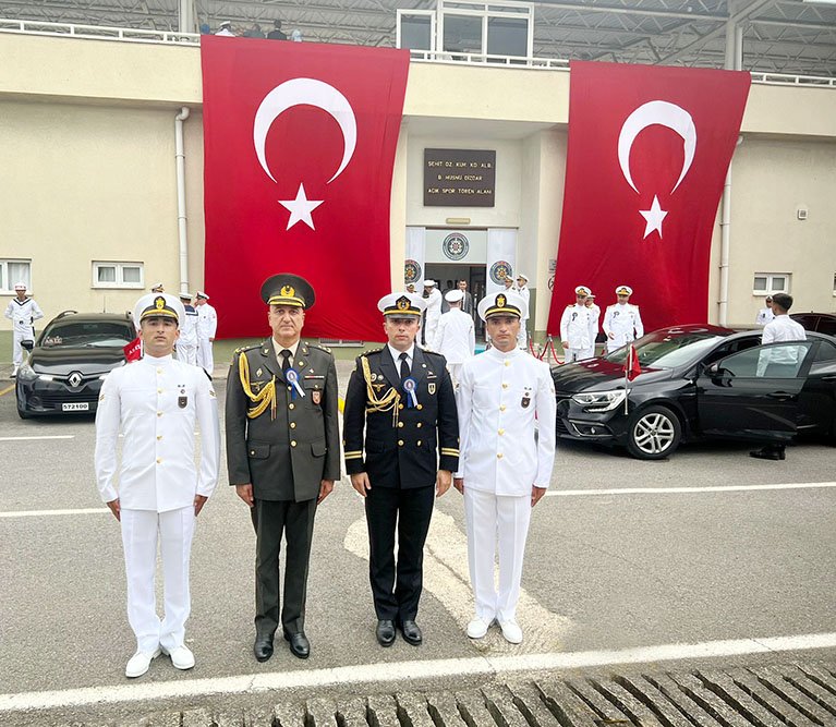 Türkiyədə təhsilini bitirən hərbi qulluqçularımıza diplomlar təqdim edilib