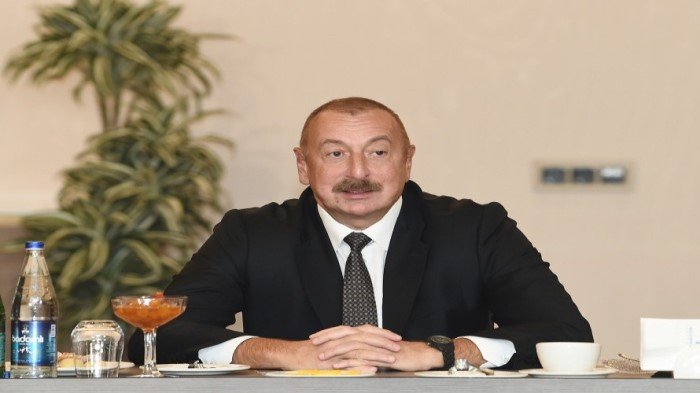 İlham Əliyev Bolqarıstanın biznes dairələrinin nümayəndələri ilə GÖRÜŞÜB - FOTO