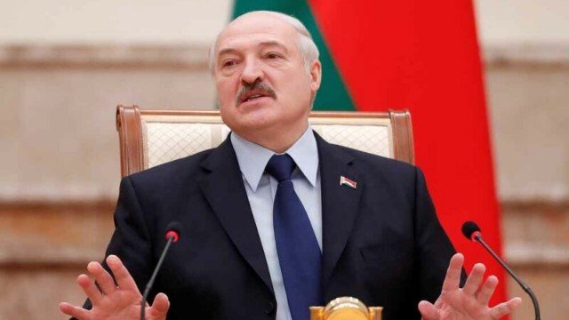 "Çörəyi yarıya bölüb..." - Lukaşenko McDonald’s-a reaksiya verdi