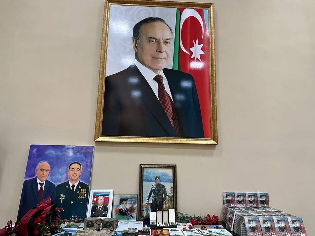 Şəhid mayor Vüsal Vəliyevin xatirəsinə həsr olunmuş “Qisas 44” adlı kitabın təqdimatı keçirildi - Fotolar