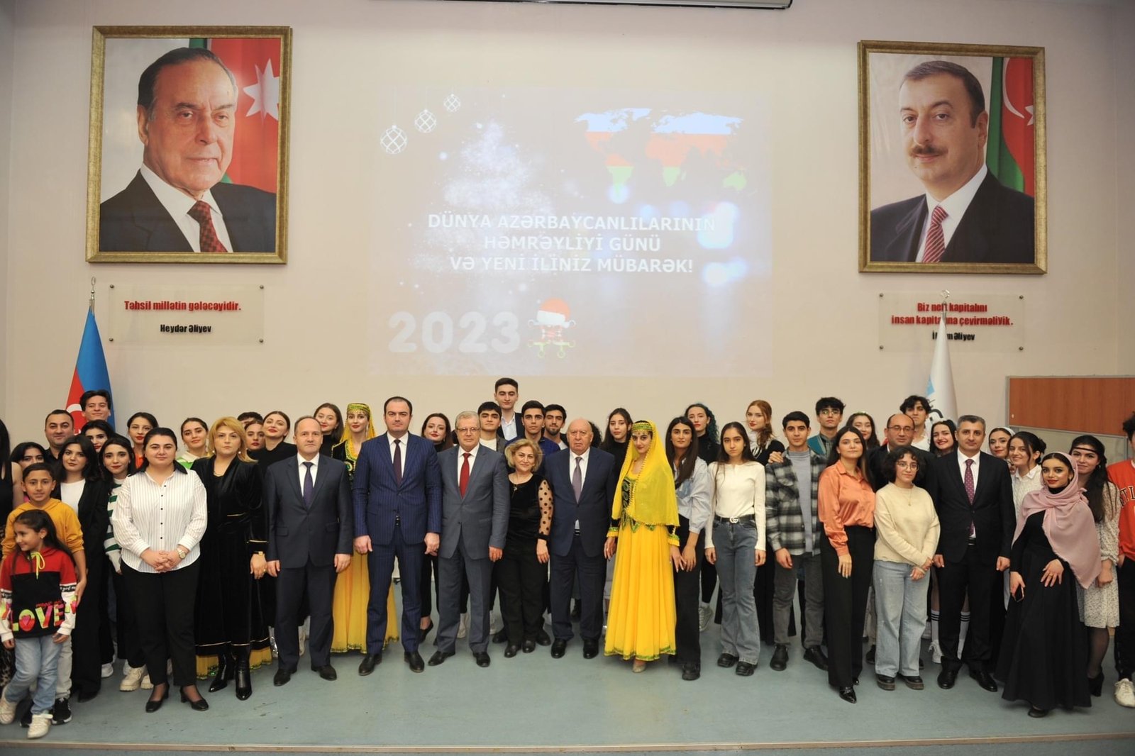 Bakı Mühəndislik Universitetində Dünya Azərbaycanlılarının Həmrəyliyi Günü və Yeni il münasibəti ilə tədbir keçirilib - FOTOLAR