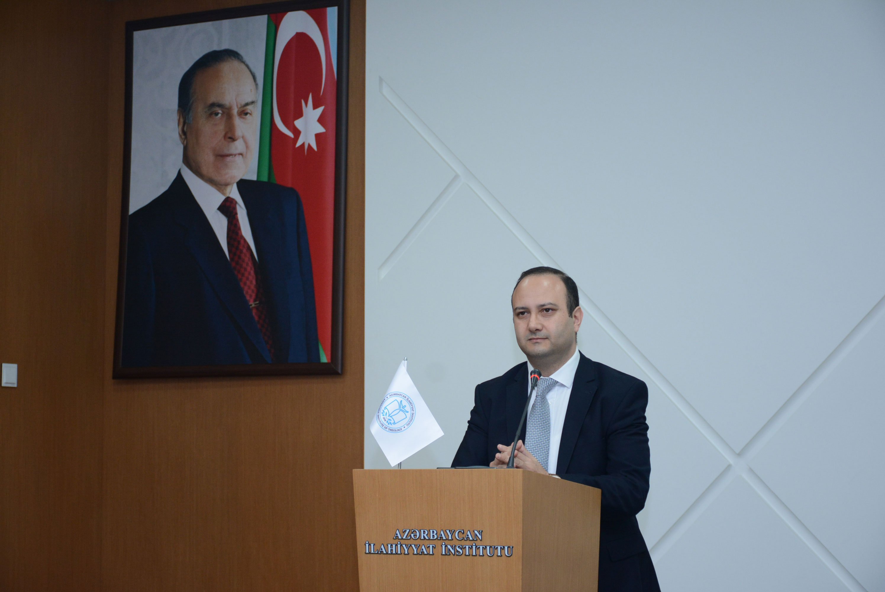 İlahiyyat İnstitutunda “Heydər Əliyev və multikultural dəyərlər” mövzusunda tədbir keçirilib