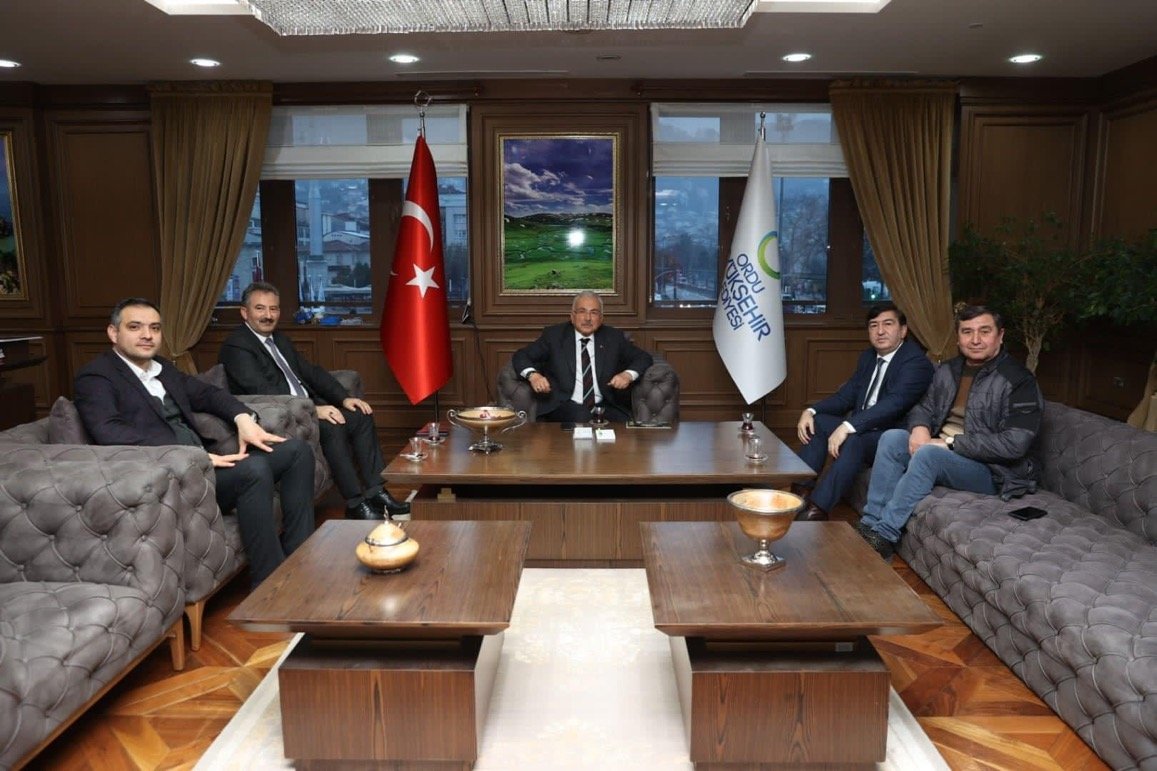 ASİAD Genel başkanı Yücel Yalçınkaya ve ekibi Ordu Büyükşehir Belediye Başkanı Dr. Mehmet Hilmi Güler’e nezaket ziyaretinde bulundular