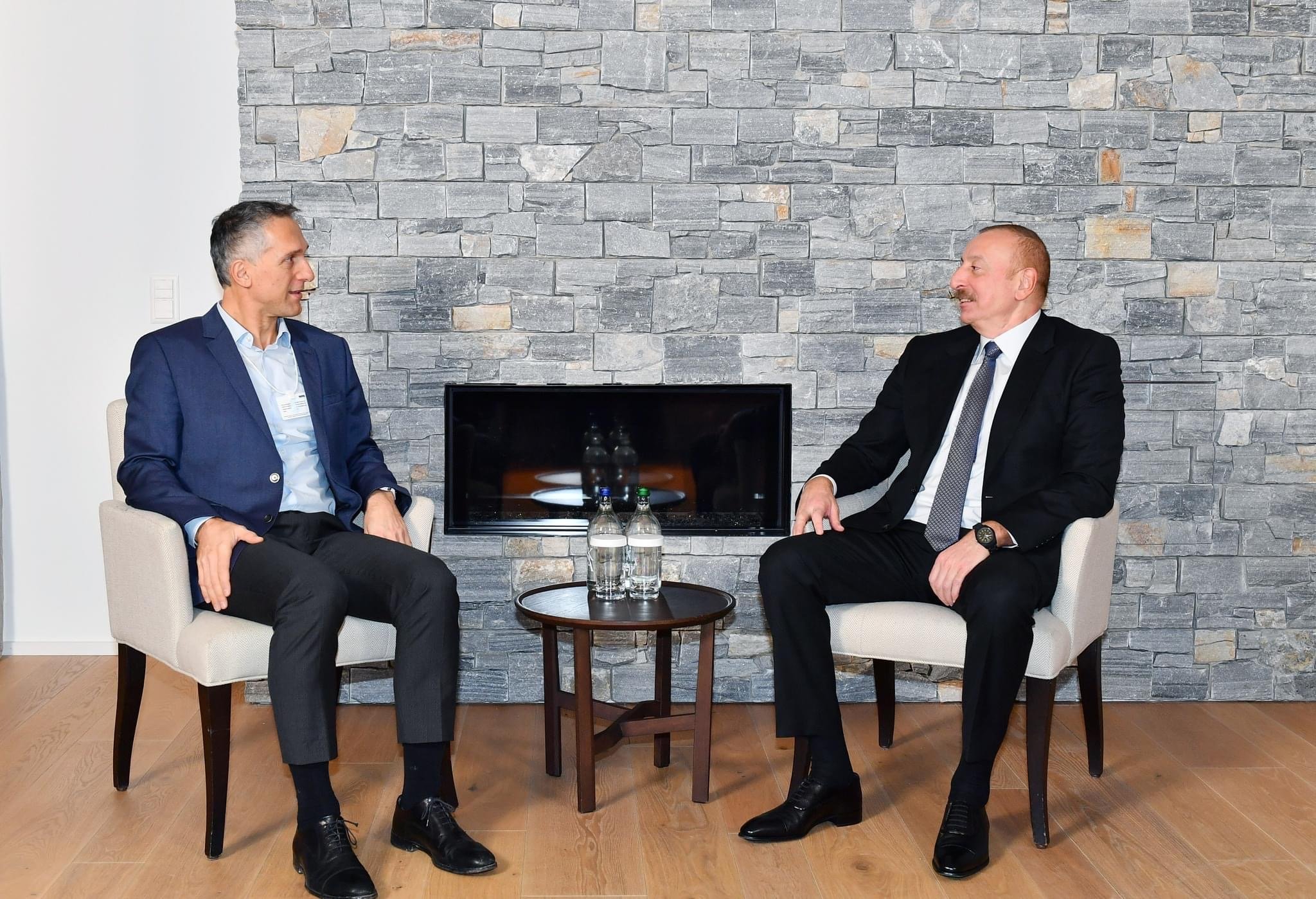 İlham Əliyevin Davosda “Signify” şirkətinin baş icraçı direktoru ilə görüşü olub - FOTO