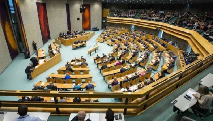 Hollandiya parlamenti "Laçın dəhlizinin blokadadan çıxarılması üçün" Azərbaycana təzyiq göstərməyə çağırıb