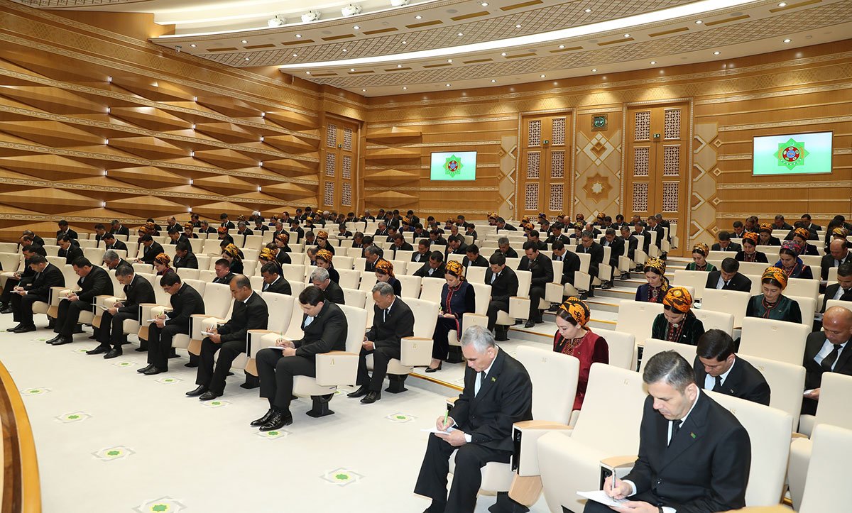 Türkmənistan parlamenti birpalatalı olaraq yenidən təşkil edilib