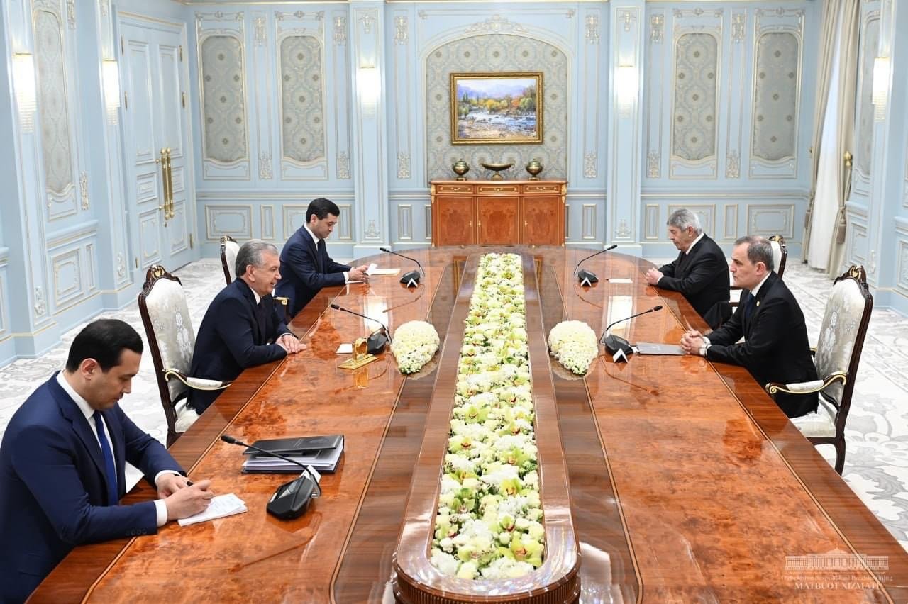 Xarici işlər naziri Ceyhun Bayramov Özbəkistan Respublikasının Prezidenti Şavkat Mirziyoyev ilə görüşüb