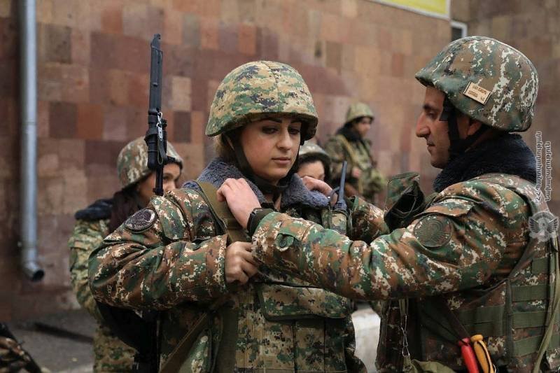 Ermənistanda qadınlar üçün könüllü hərbi xidmət tətbiq ediləcək