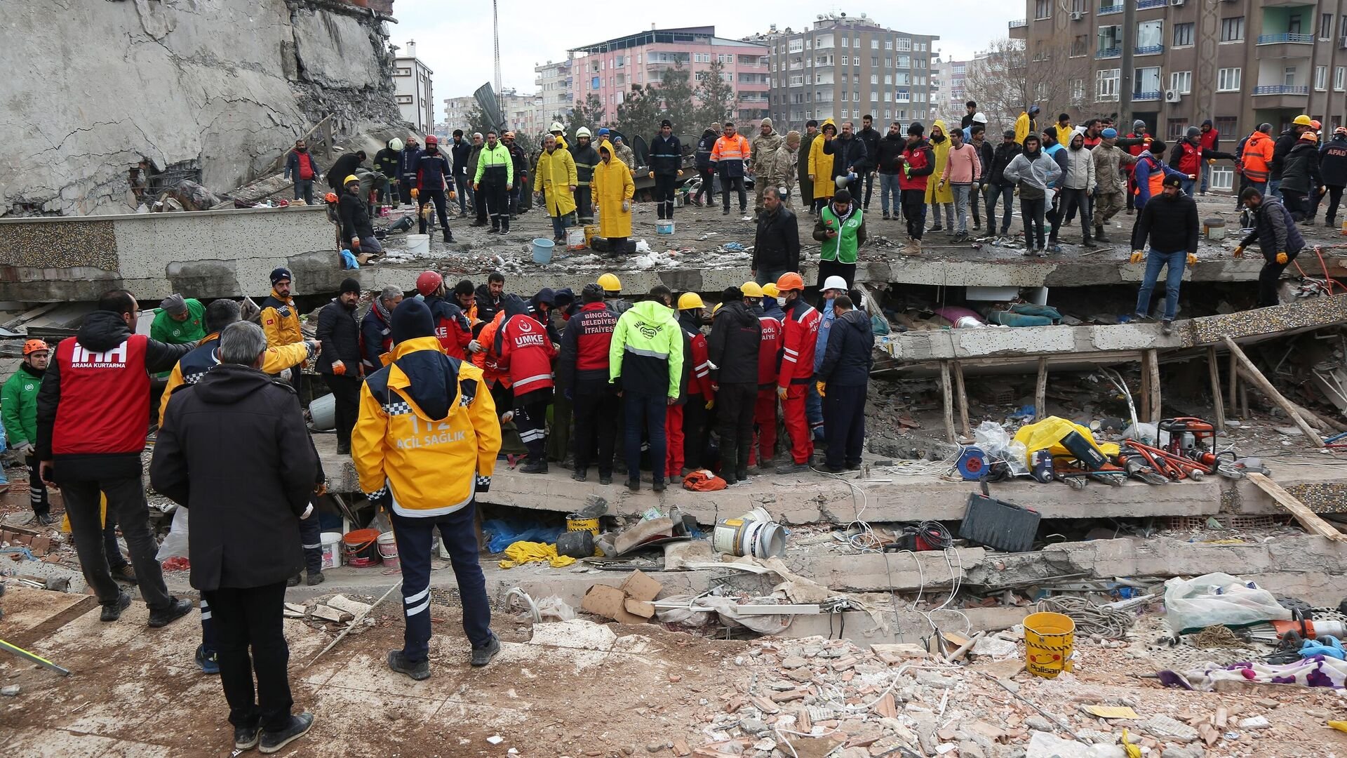 Türkiyədə zəlzələ nəticəsində ölənlərin sayı 12 873 nəfərə çatıb