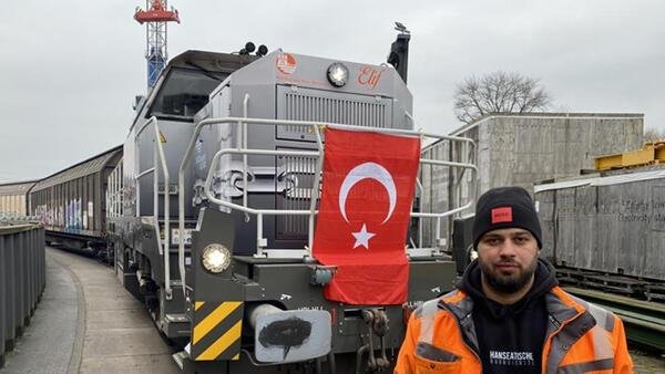 Almaniyadakı Gaziantepli İş adamı Türkiyədə zəlzələdən zərər çəkənlərə yardım etmək üçün vaqon və qatar kirayələdi -