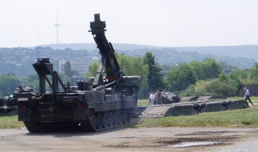 Almaniya Ukraynaya 6 “Biber” tank körpüquran göndərib