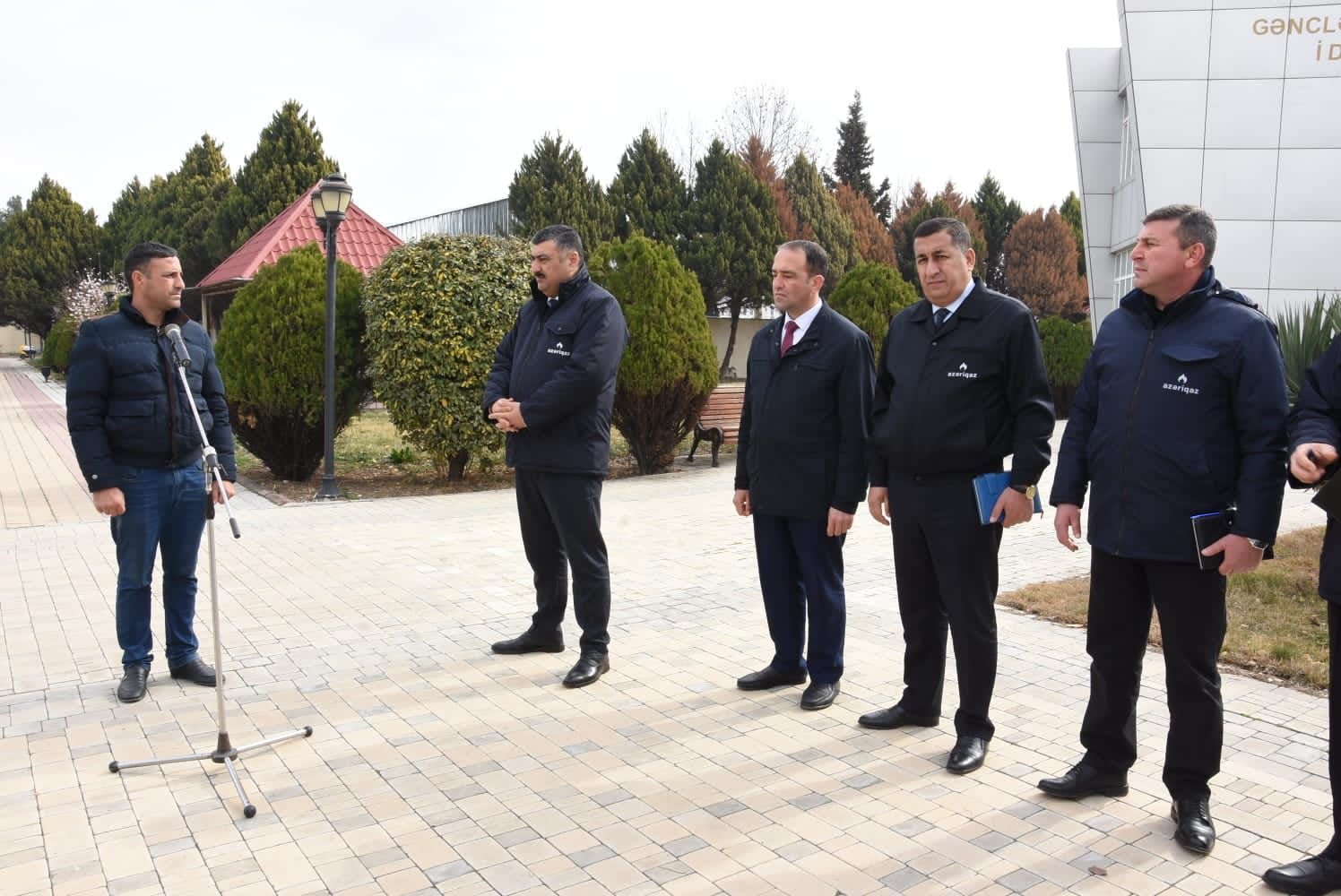 Səfikürd kəndinin 10-a yaxın sakini müraciətlərini “Açıq mikrofon”a ünvanladılar