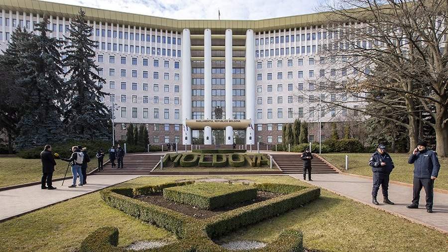 Moldova parlamenti dövlət dilinin adının Moldova dilindən rumın dilinə dəyişdirilməsini təsdiqləyib