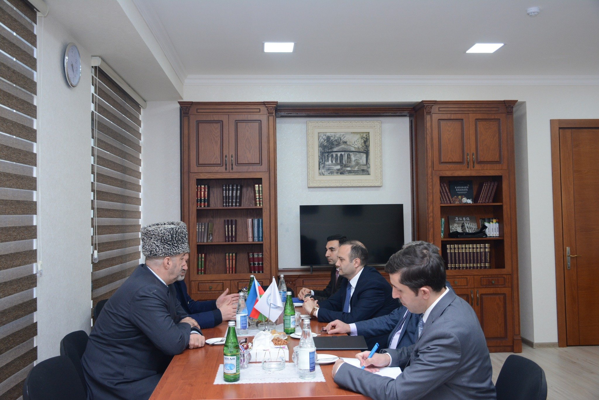 Azərbaycan İlahiyyat İnstitutu (Aİİ) Rusiya Federasiyası Dağıstan Respublikasının Dərbənd şəhərində yerləşən Şeyx Abdulla Əfəndi adına İslam Universiteti ilə əməkdaşlıq müqaviləsi imzalayıb