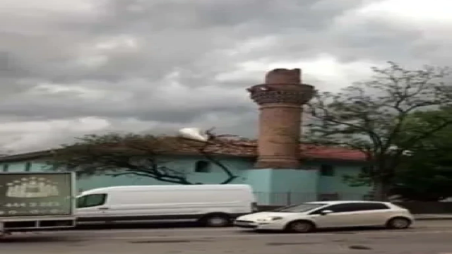 Ankarada güclü fırtına: Məscidlərin minarəsi uçdu, bir nəfər yaralandı
