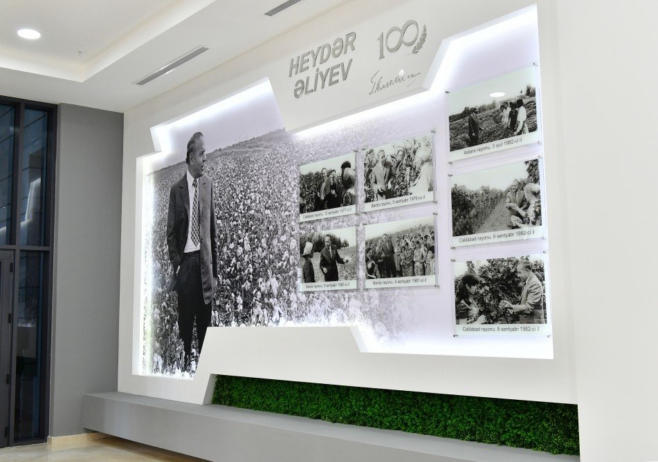 İlham Əliyev nazirliyin yeni binasının açılışını etdi - FOTOLAR