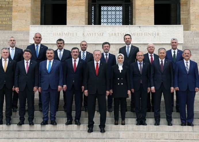Türkiyənin yeni kabineti ilk dəfə toplandı