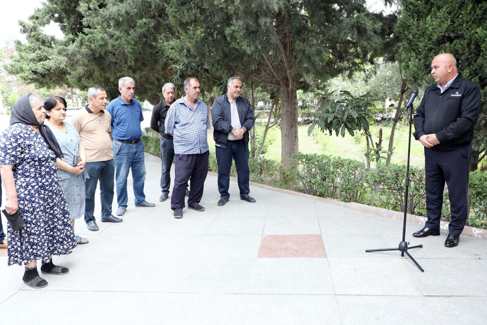 Yevlax rayonunun sahibkarları "Açıq mikrofon"da suallarını ünvanladı