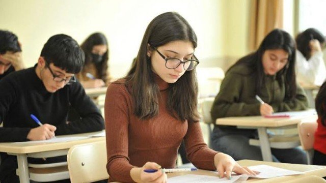 Azərbaycan dili fənni üzrə növbəti test imtahanı keçirilib