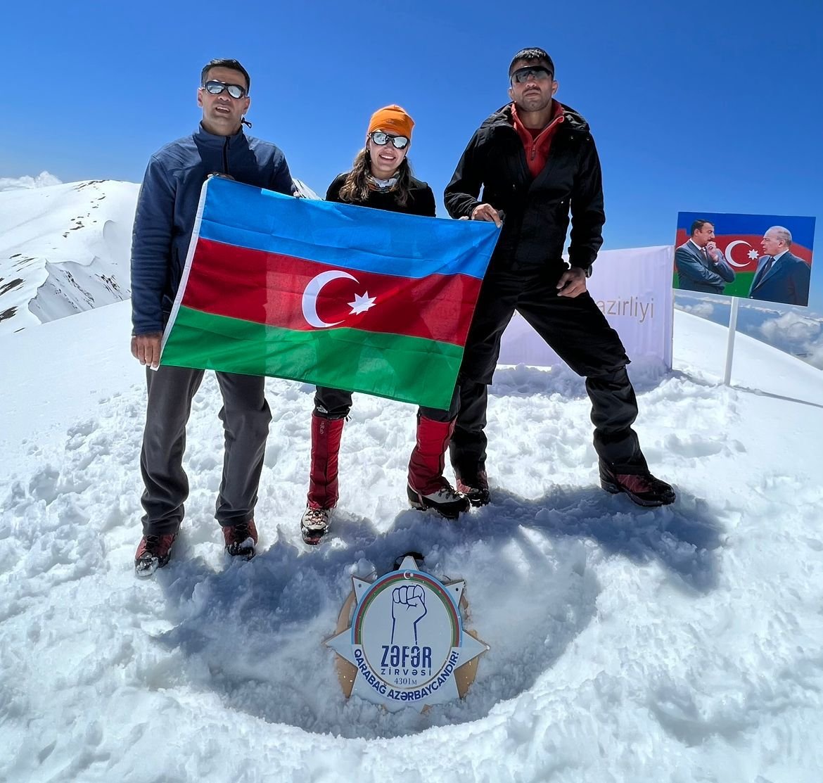 FHN-in əməkdaşları "Zəfər" zirvəsinə yürüş ediblər (foto)