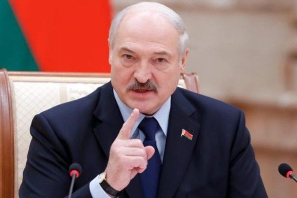 Lukaşenko ordunun döyüş vəziyyətinə gətirilməsi barədə əmr verib