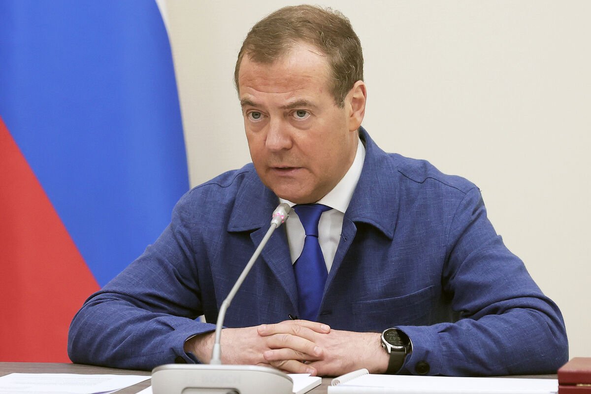 Medvedev bildirib ki, Ukrayna heç vaxt NATO-ya qəbul edilməyəcək