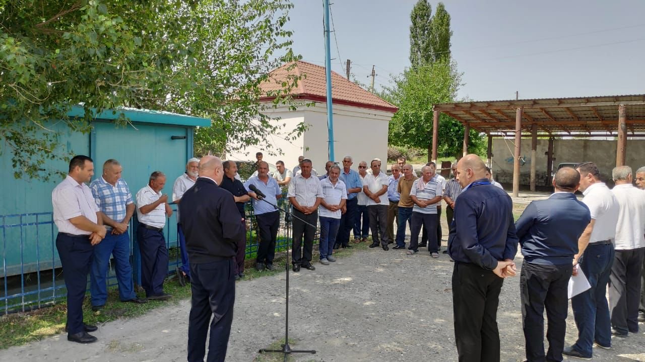 Ucar rayonunun Şahlıq kənd sakinləri “Açıq mikrofon”da