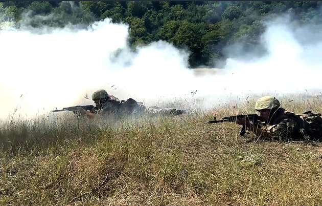 Azərbaycanda düşərgə toplantısının iştirakçıları praktik məşğələlər təşkil ediblər