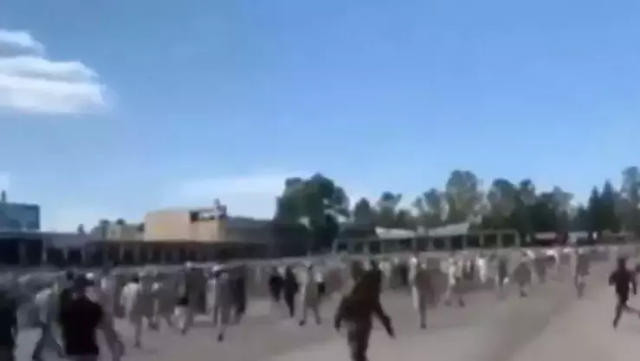 Suriyada hərbi məktəbin buraxılış mərasiminə PUA hücumu: 60 ölü