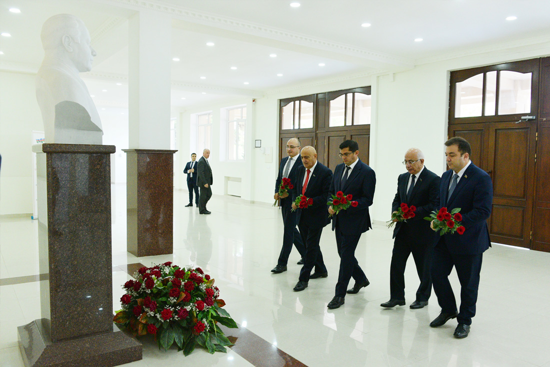 SDU-da “Qərbi Azərbaycan irsinin tanıdılmasında Ulu Öndər Heydər Əliyevin rolu” mövzusunda konfrans keçirilib -