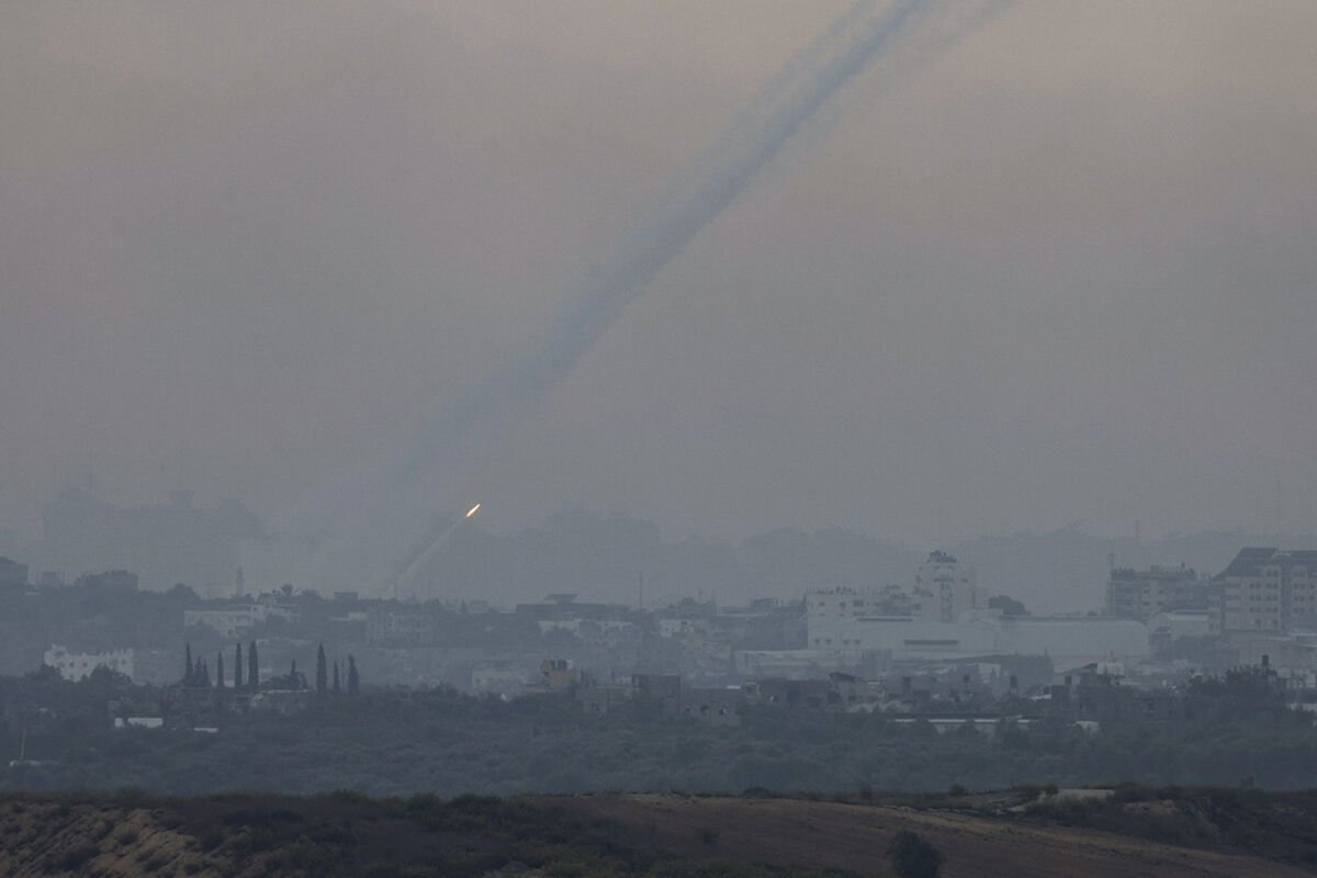 Hizbullah ilk dəfə İsrailə güclü raket zərbəsi endirib