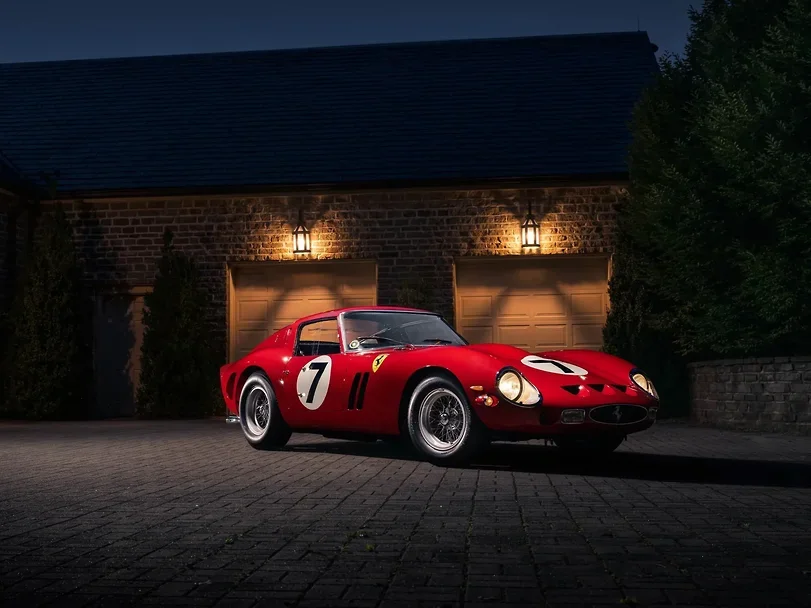 1962-ci ilin "Ferrari"si 51,7 milyon dollara satıldı