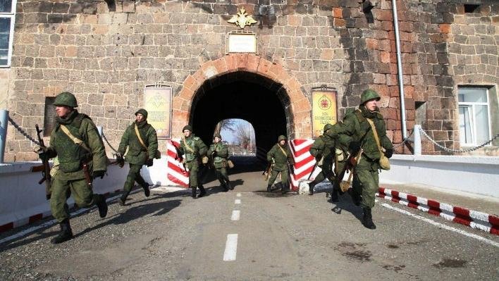 Ermənistan KTMT-dən çıxmaq və Rusiya hərbi bazasını çıxarmaq imkanlarını nəzərdən keçirmir