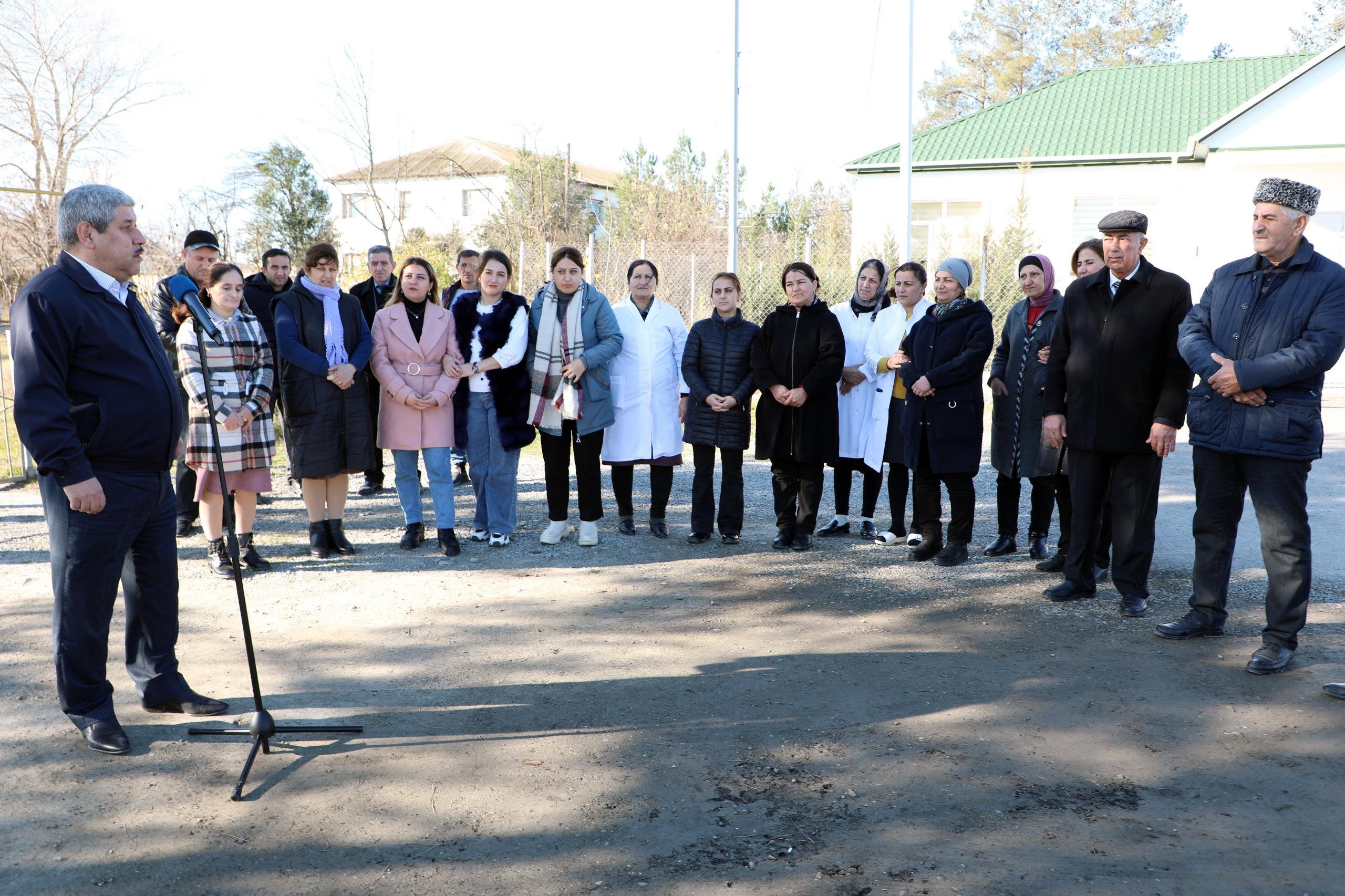 Gəlmə kənd sakinlərinin qaz təchizatı ilə bağlı gələn sualları "Açıq mikrofon"da