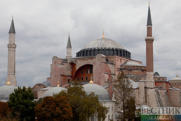 İstanbuldakı Ayasofya məscidini ziyarət etmək ödənişli olacaq