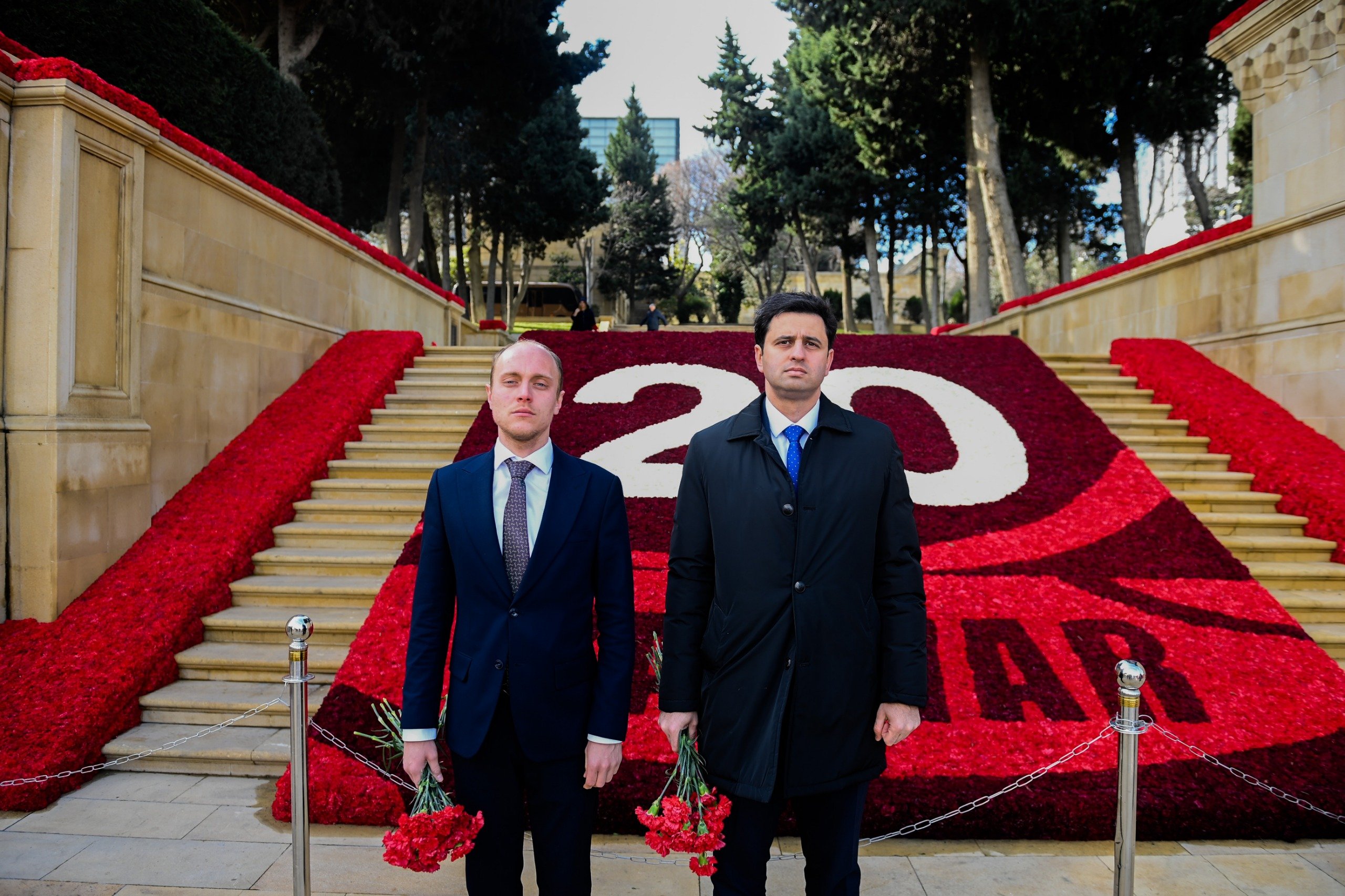 Ukraynanın Azərbaycandakı Fəxri Konsulluğunun heyəti Şəhidlər xiyabanını ziyarət edib