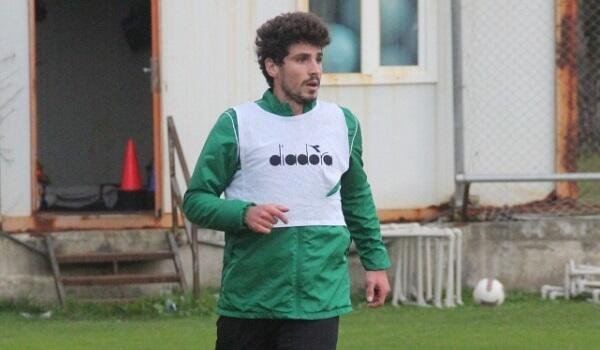 Türkiyəli 29 yaşlı futbolçu xərçəngdən öldü