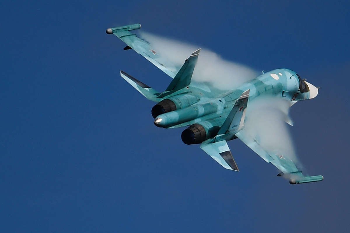 Su-34 FAB-500 hava bombaları ilə Ukrayna Silahlı Qüvvələrinin mövqelərinə hücum edib
