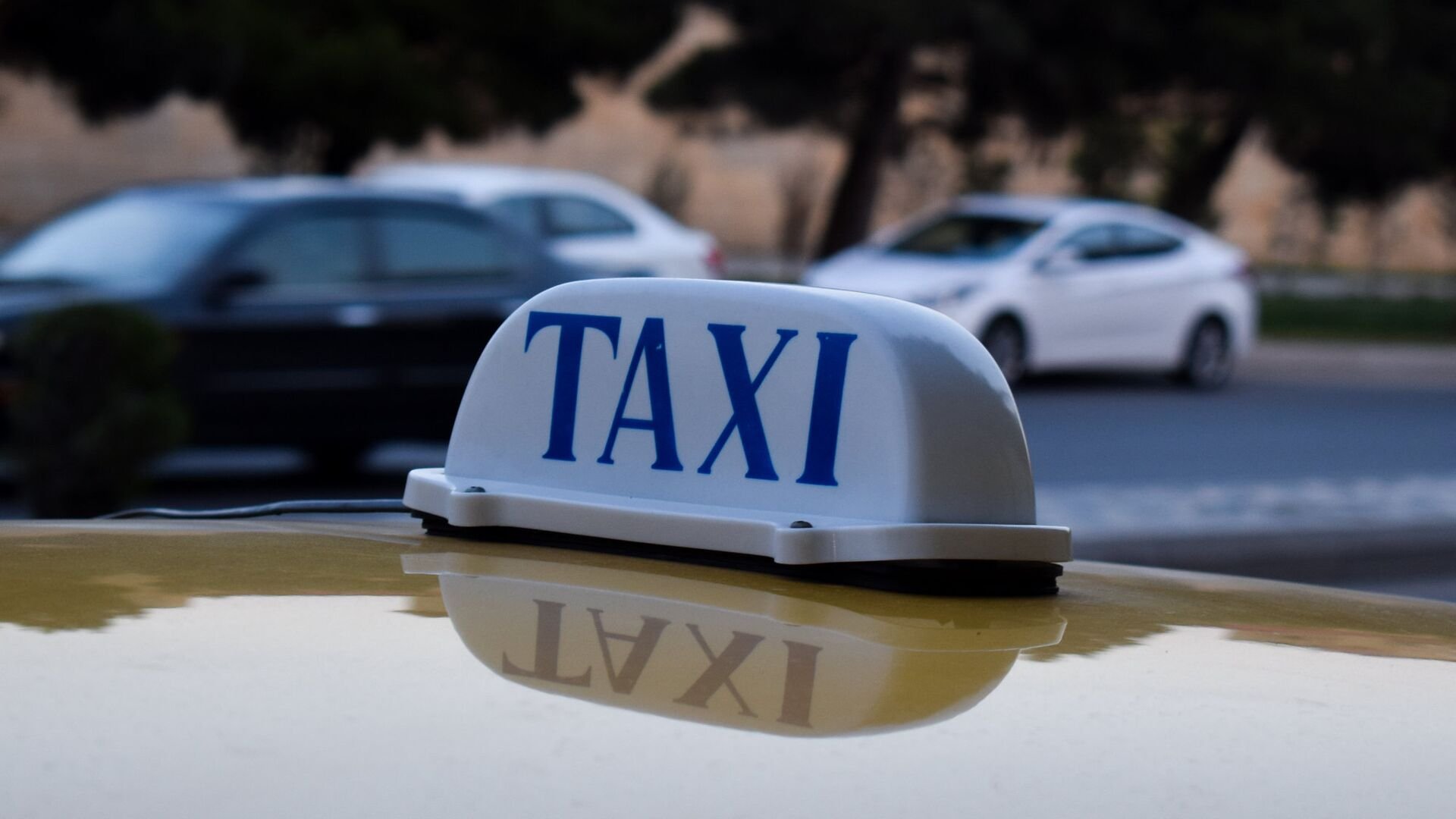 Hökumətdən taksi sürücüləri ilə bağlı yeni QƏRAR