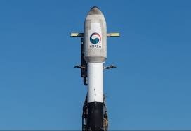 SpaceX Cənubi Koreyanın hərbi kəşfiyyat peykini orbitə çıxarıb -