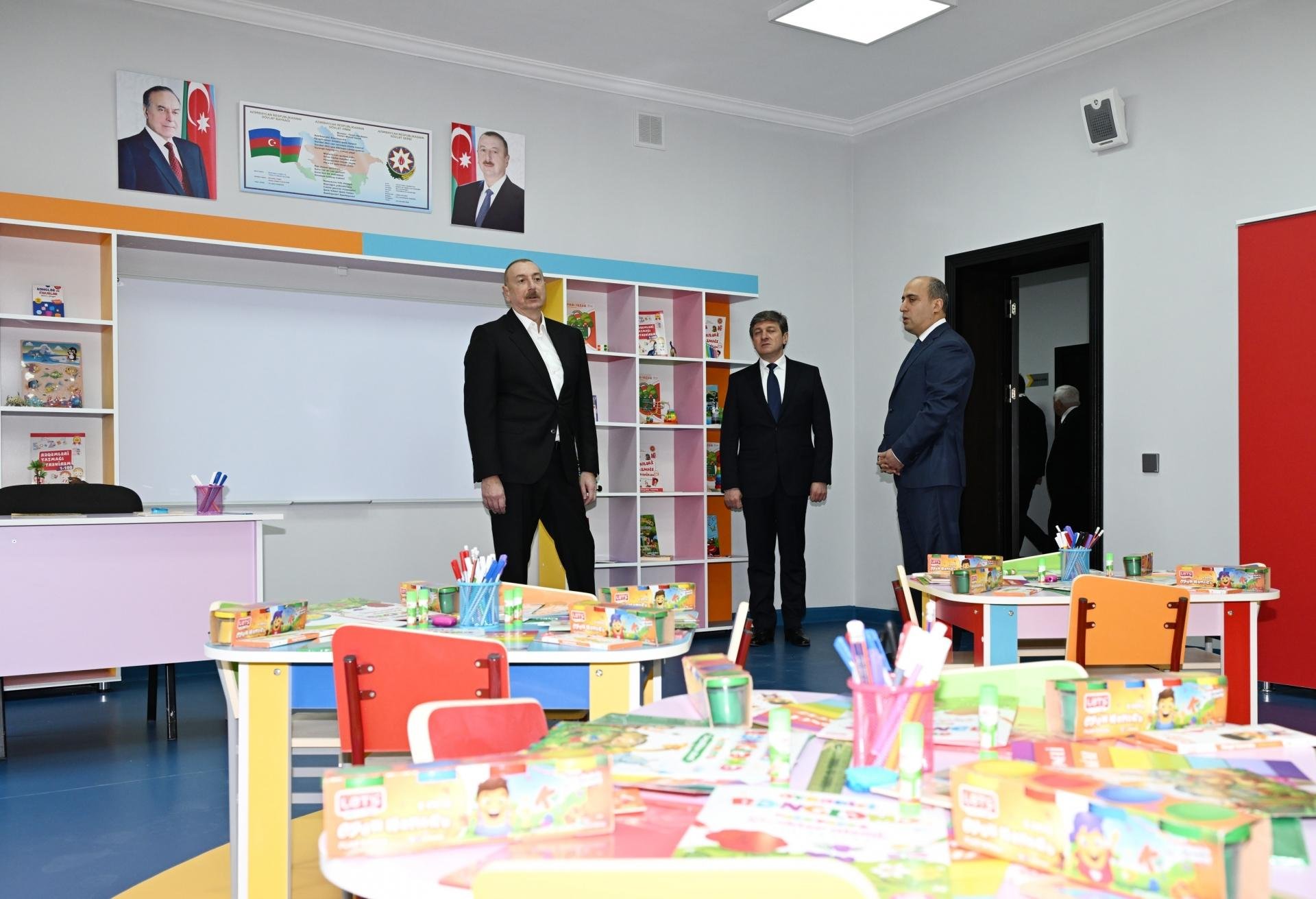 Prezident Bum qəsəbəsində tam orta məktəbin yeni binasının açılışında iştirak edib